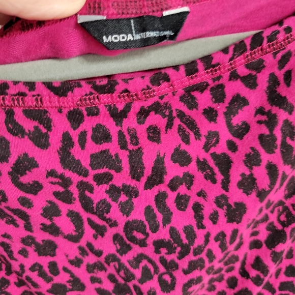 ANIMAL PRINT TOP - Picture 7 of 7